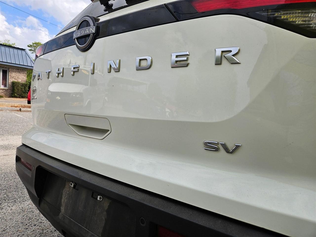 Nissan Pathfinder SV 2WD 2023