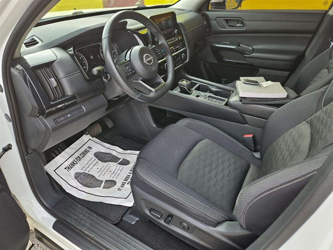 Nissan Pathfinder SV 2WD 2023