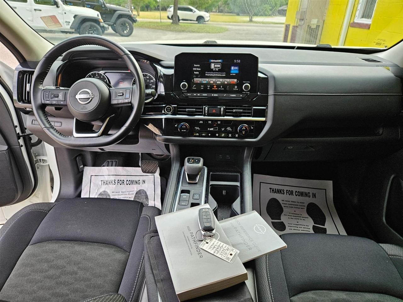 Nissan Pathfinder SV 2WD 2023