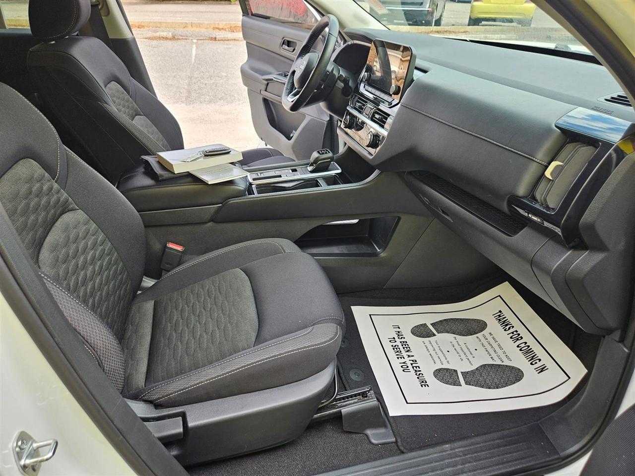 Nissan Pathfinder SV 2WD 2023