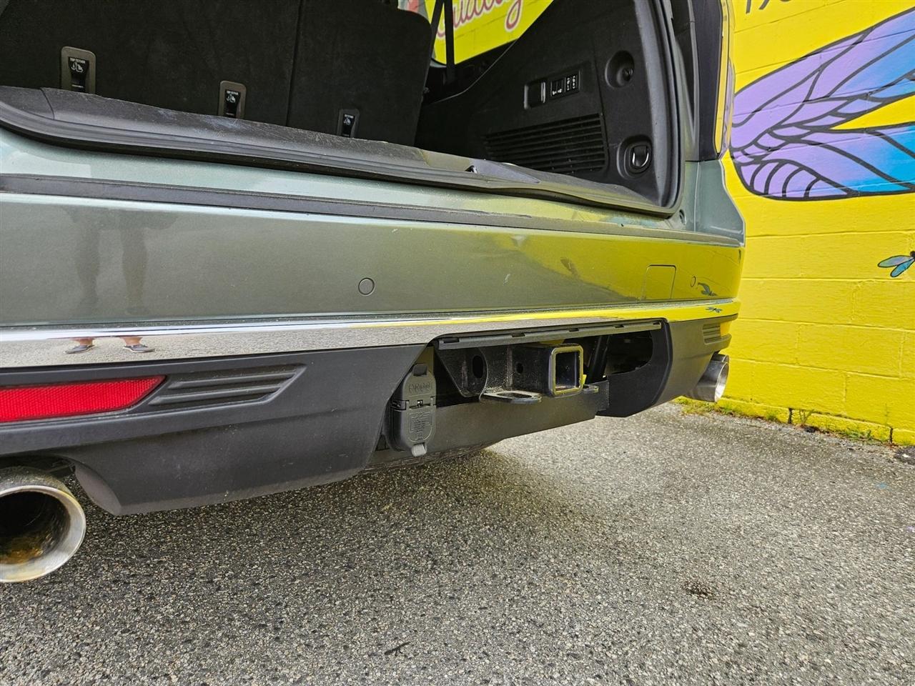 Chevrolet Suburban 2WD 4dr Premier 2023