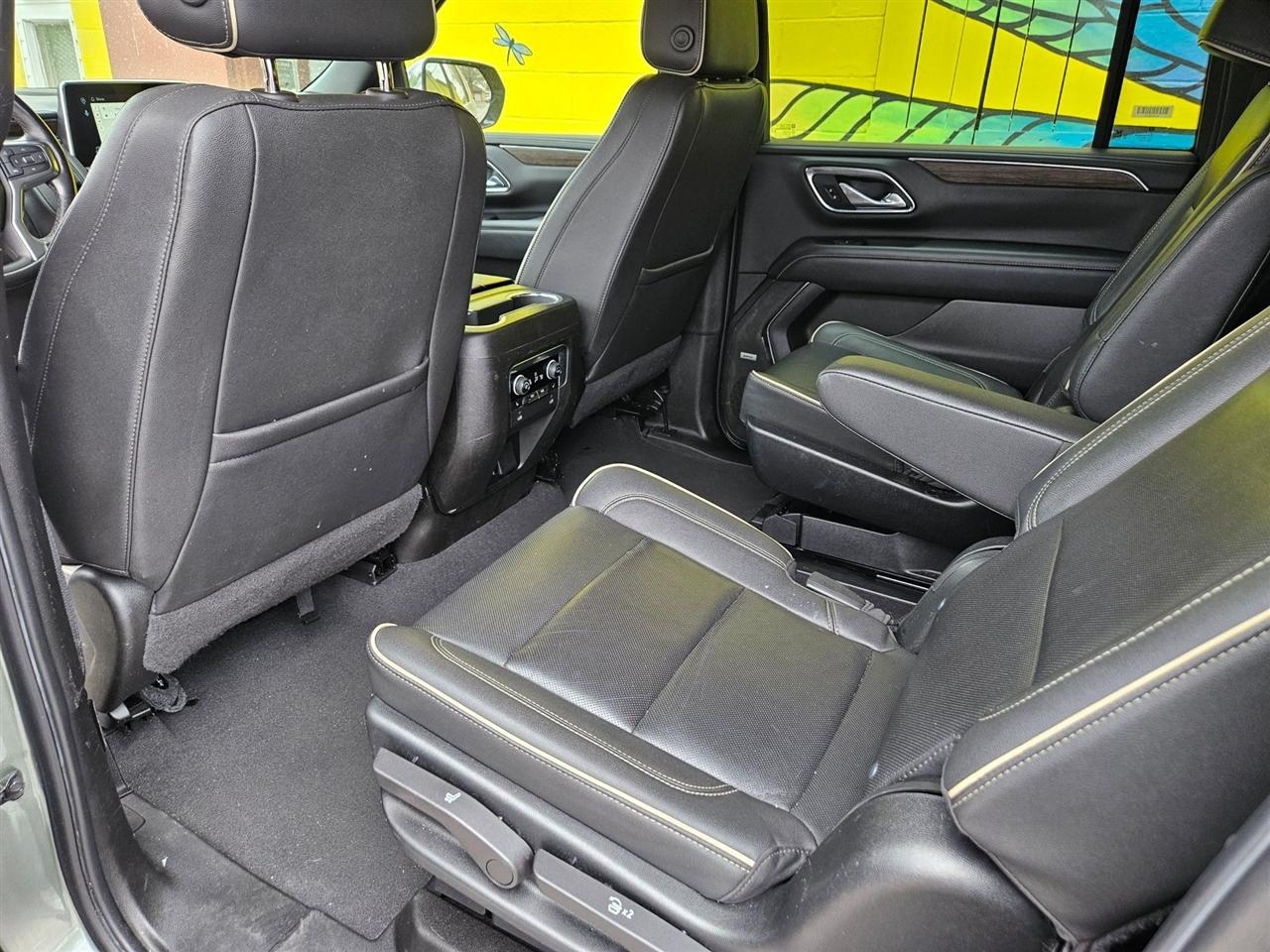 Chevrolet Suburban 2WD 4dr Premier 2023