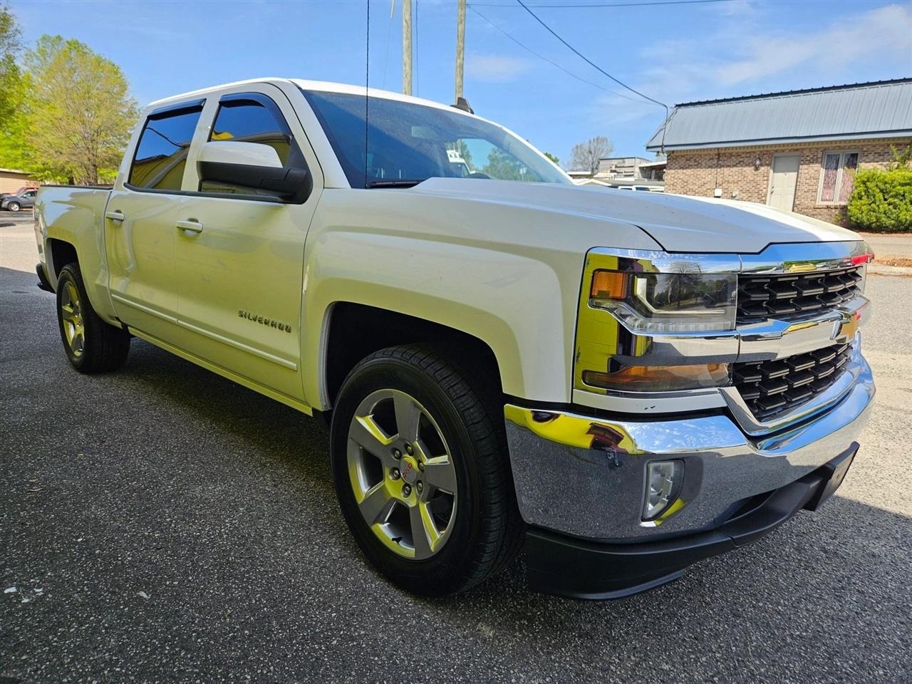 Chevrolet Silverado 1500 2WD Crew Cab 143.5" LT w/1LT 2018