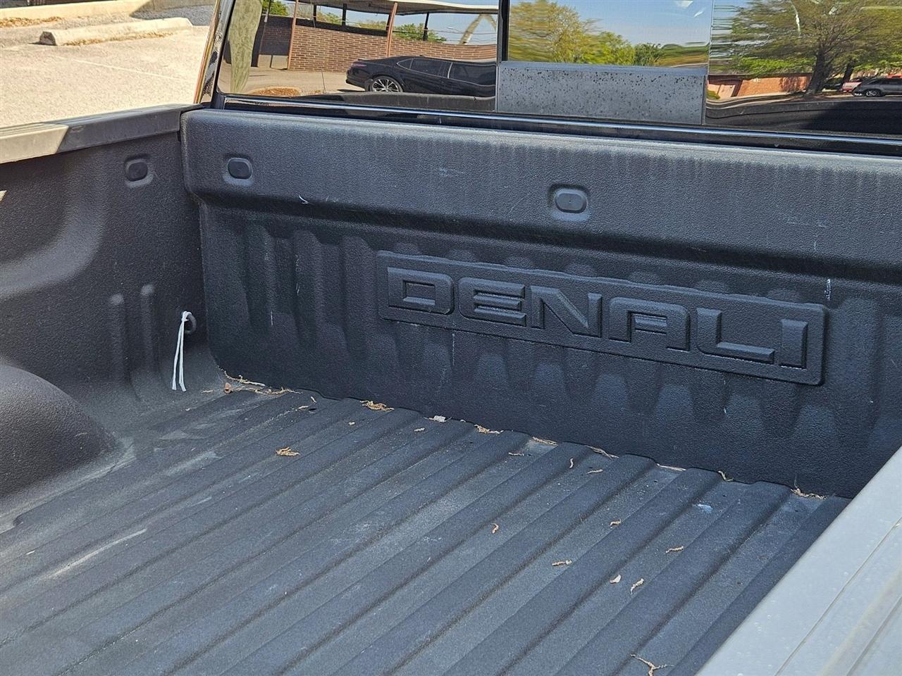 GMC Sierra 1500 4WD Crew Cab 143.5" Denali 2018