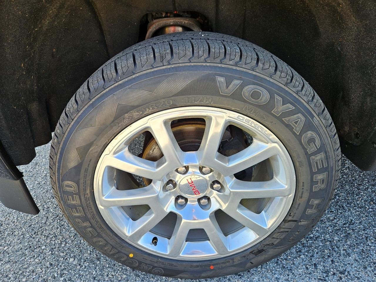 GMC Sierra 1500 4WD Crew Cab 143.5" Denali 2018