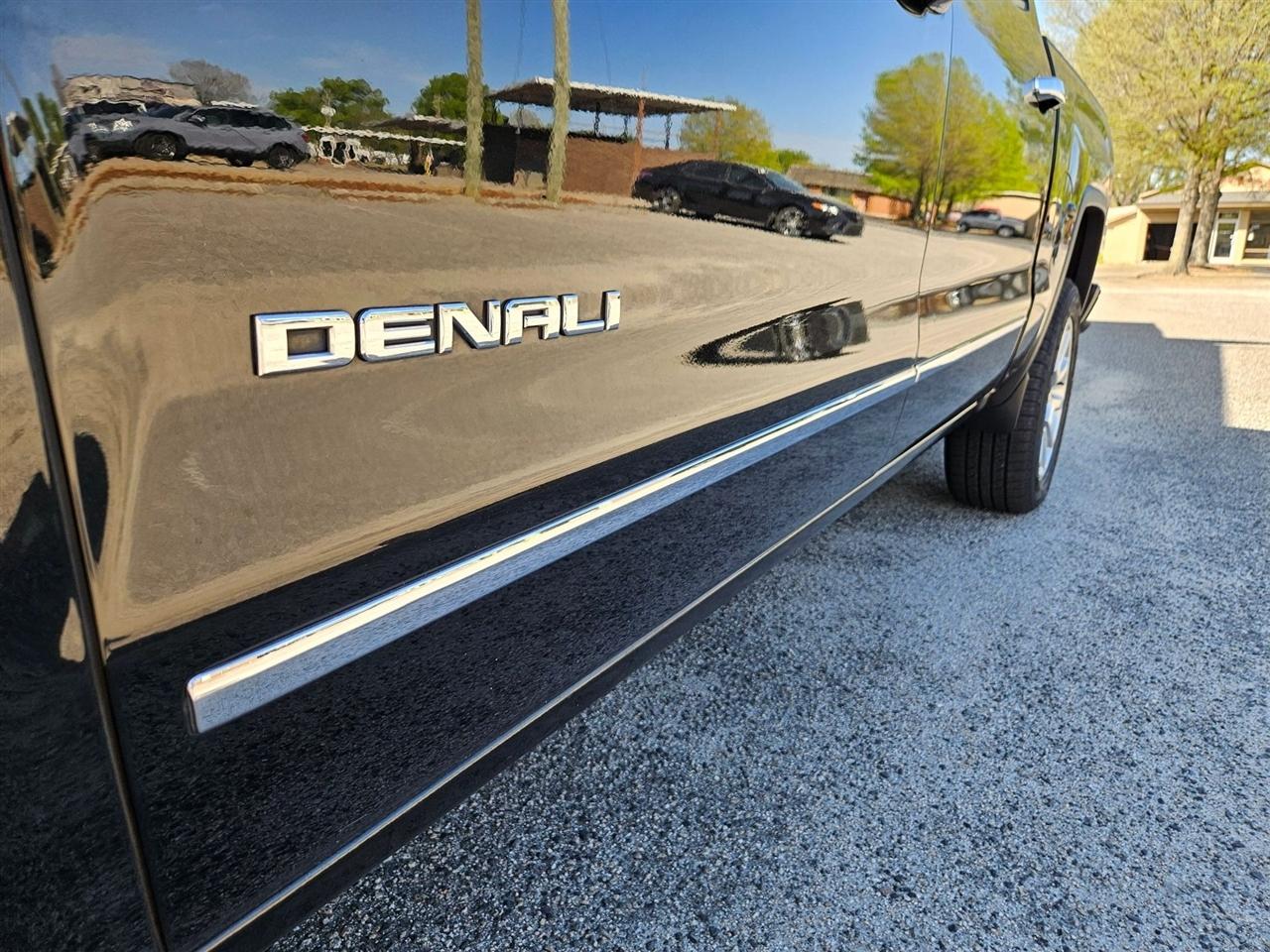 GMC Sierra 1500 4WD Crew Cab 143.5" Denali 2018