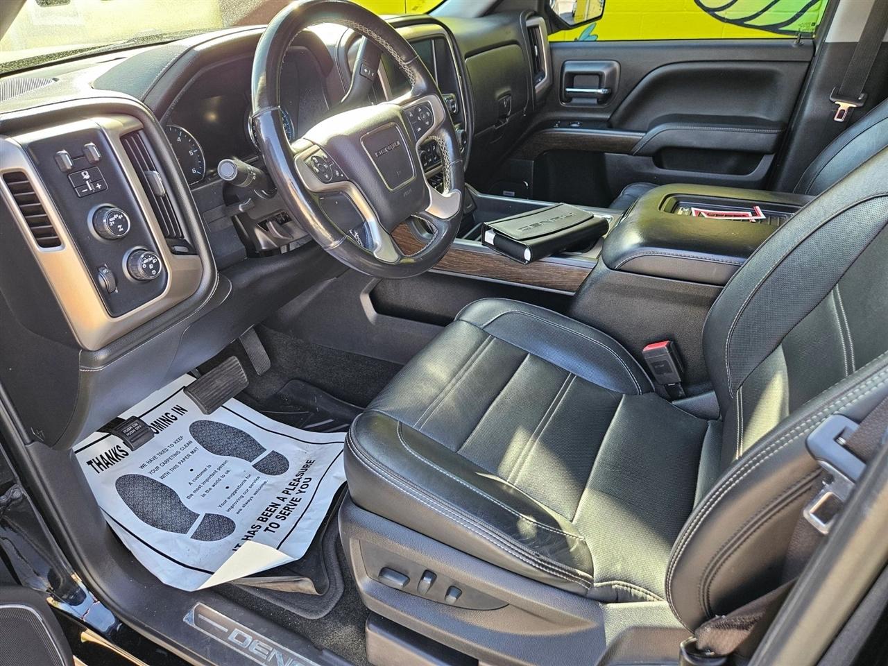 GMC Sierra 1500 4WD Crew Cab 143.5" Denali 2018