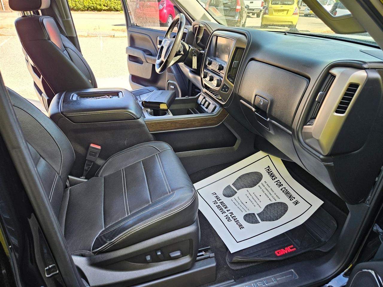 GMC Sierra 1500 4WD Crew Cab 143.5" Denali 2018