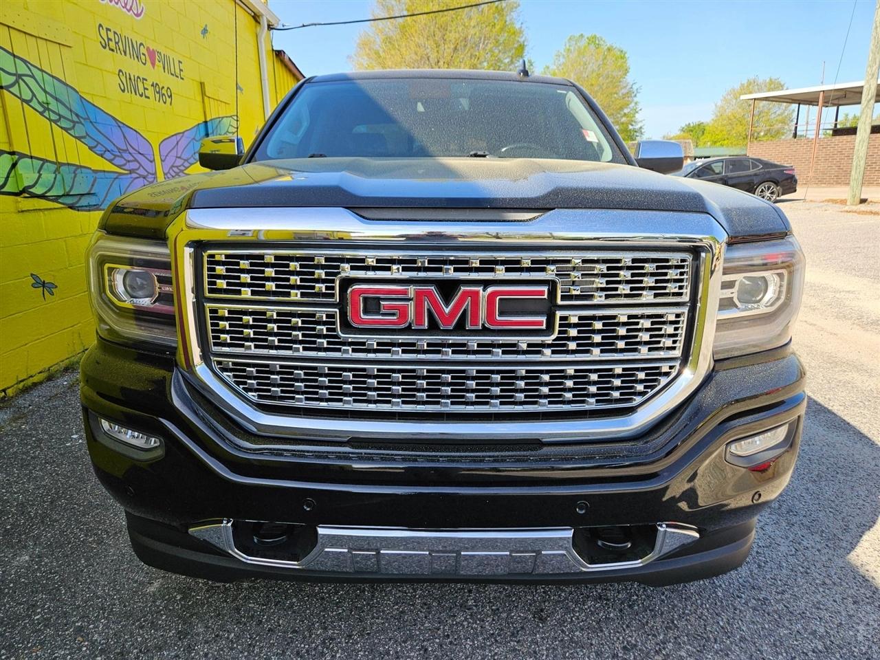 GMC Sierra 1500 4WD Crew Cab 143.5" Denali 2018