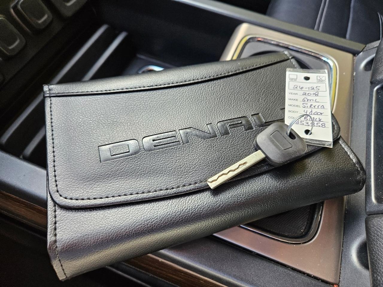 GMC Sierra 1500 4WD Crew Cab 143.5" Denali 2018