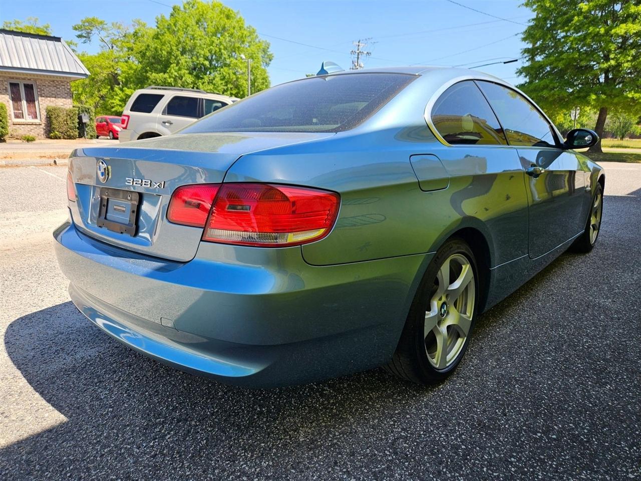 BMW 3 Series 2dr Cpe 328xi AWD 2008