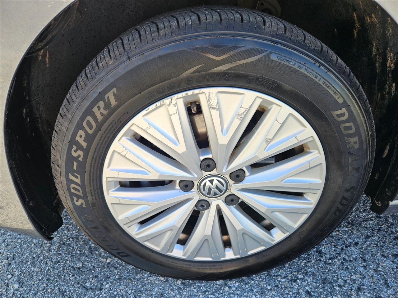 Volkswagen Jetta R-Line Auto w/SULEV 2020