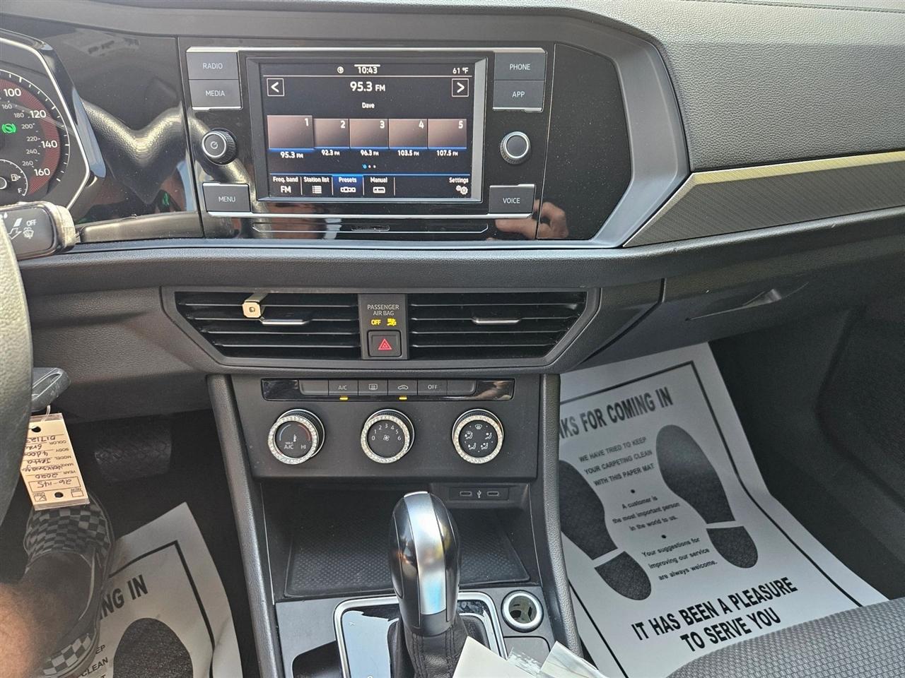 Volkswagen Jetta R-Line Auto w/SULEV 2020