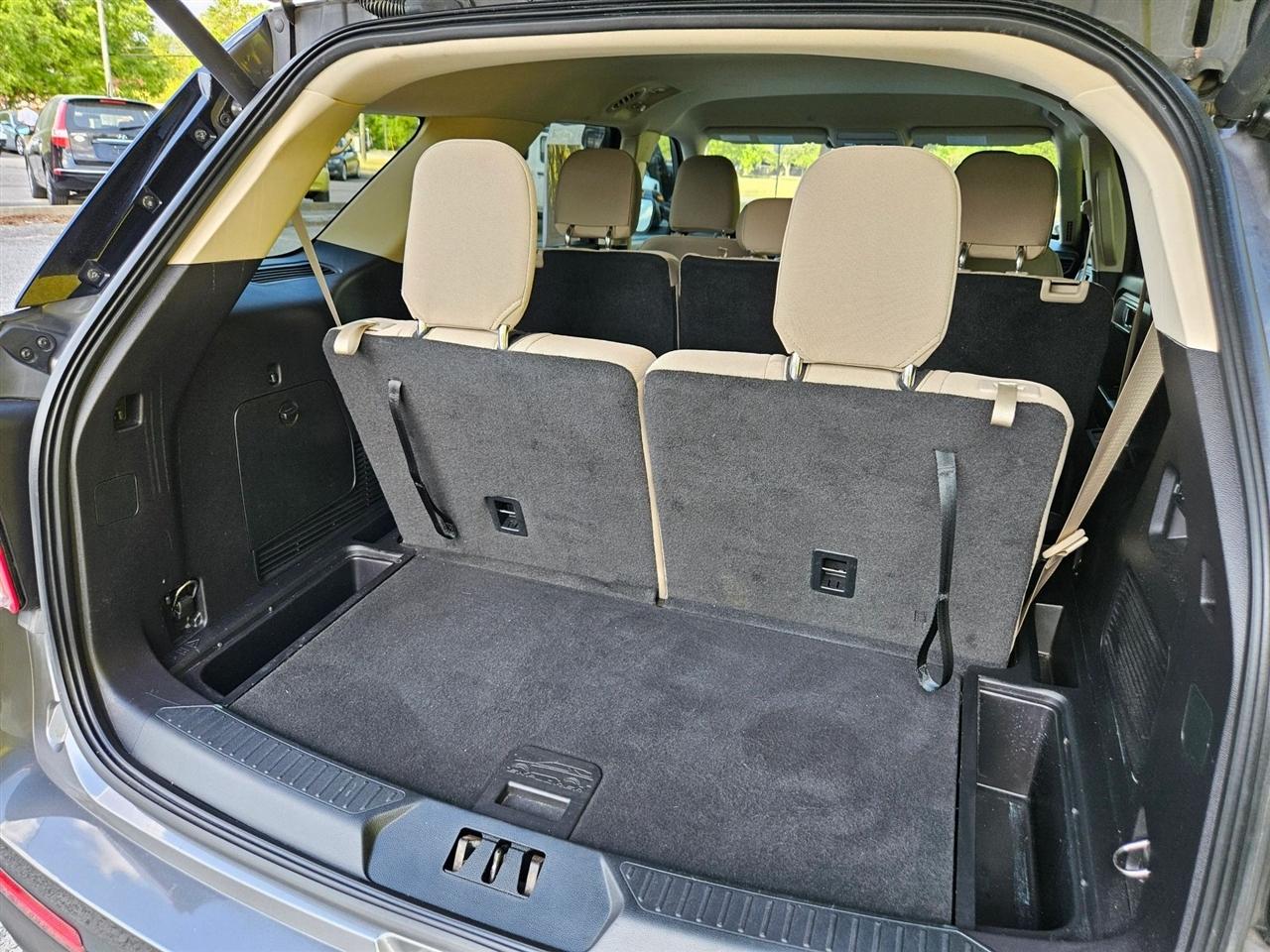 Ford Explorer Base 4WD 2021