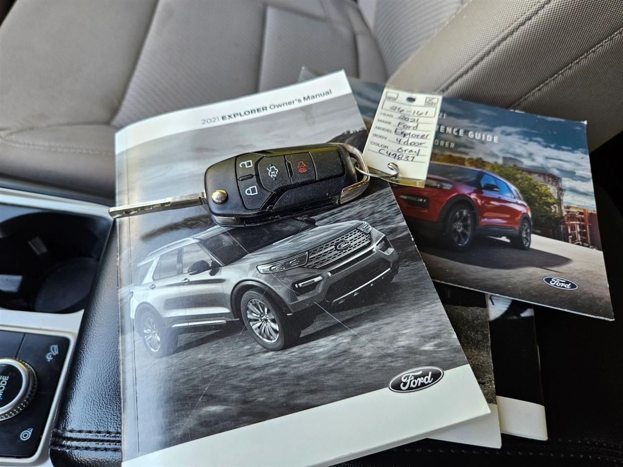 Ford Explorer Base 4WD 2021