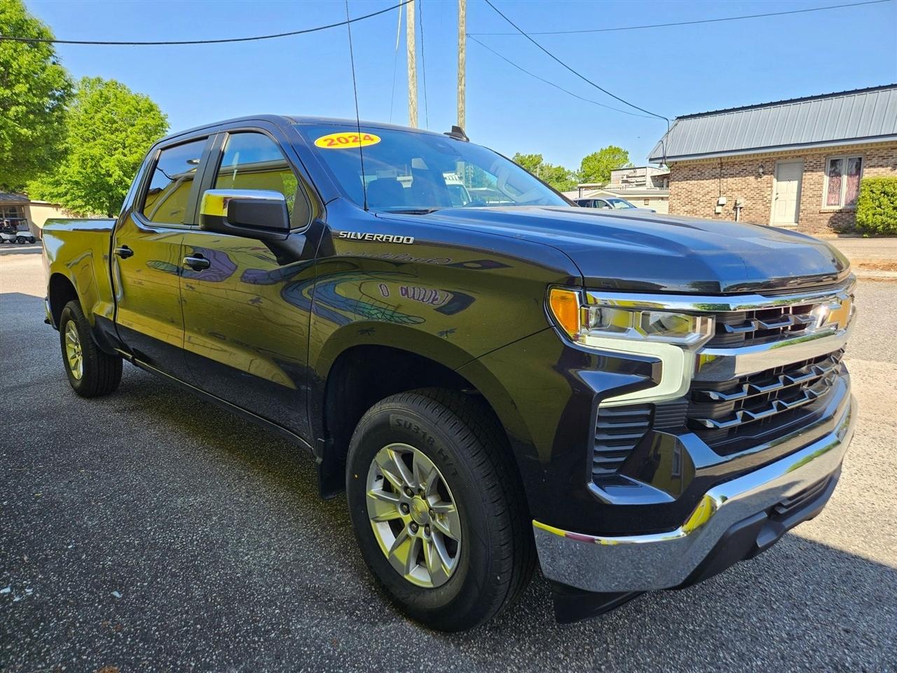 Chevrolet Silverado 1500 2WD Crew Cab 157" LT 2024