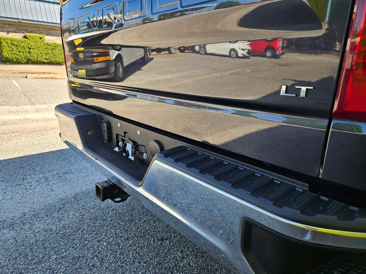 Chevrolet Silverado 1500 2WD Crew Cab 157" LT 2024