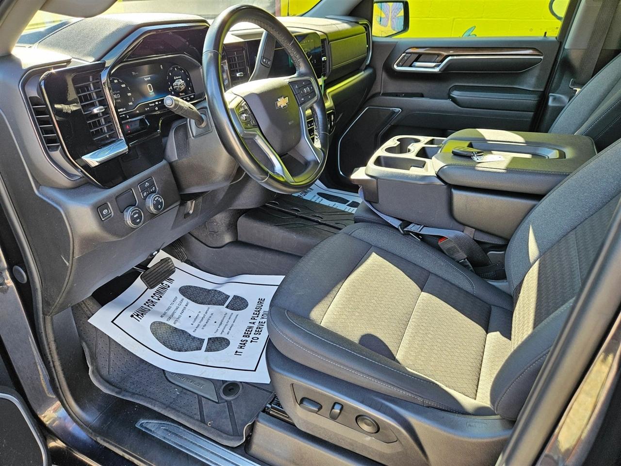 Chevrolet Silverado 1500 2WD Crew Cab 157" LT 2024