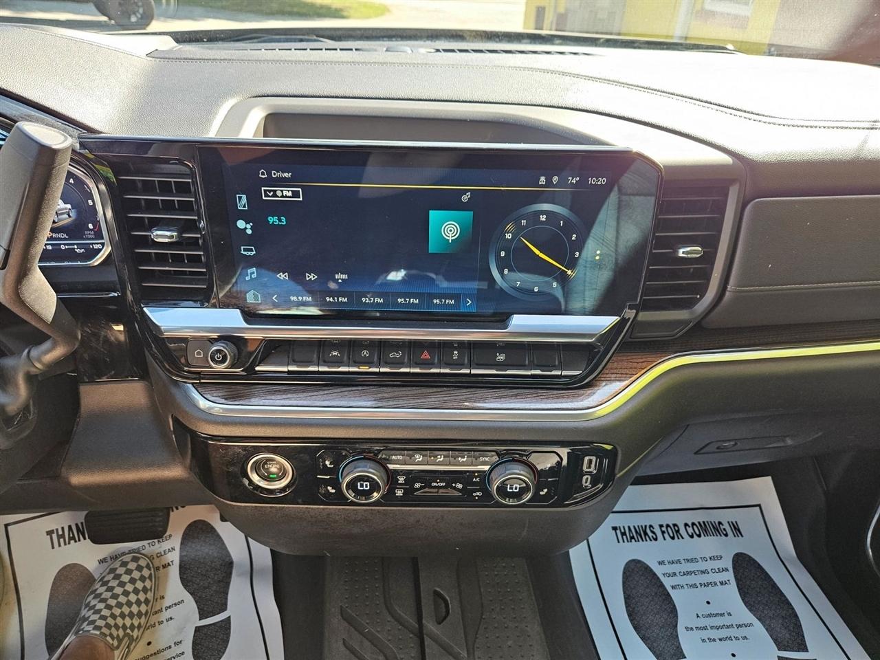 Chevrolet Silverado 1500 2WD Crew Cab 157" LT 2024