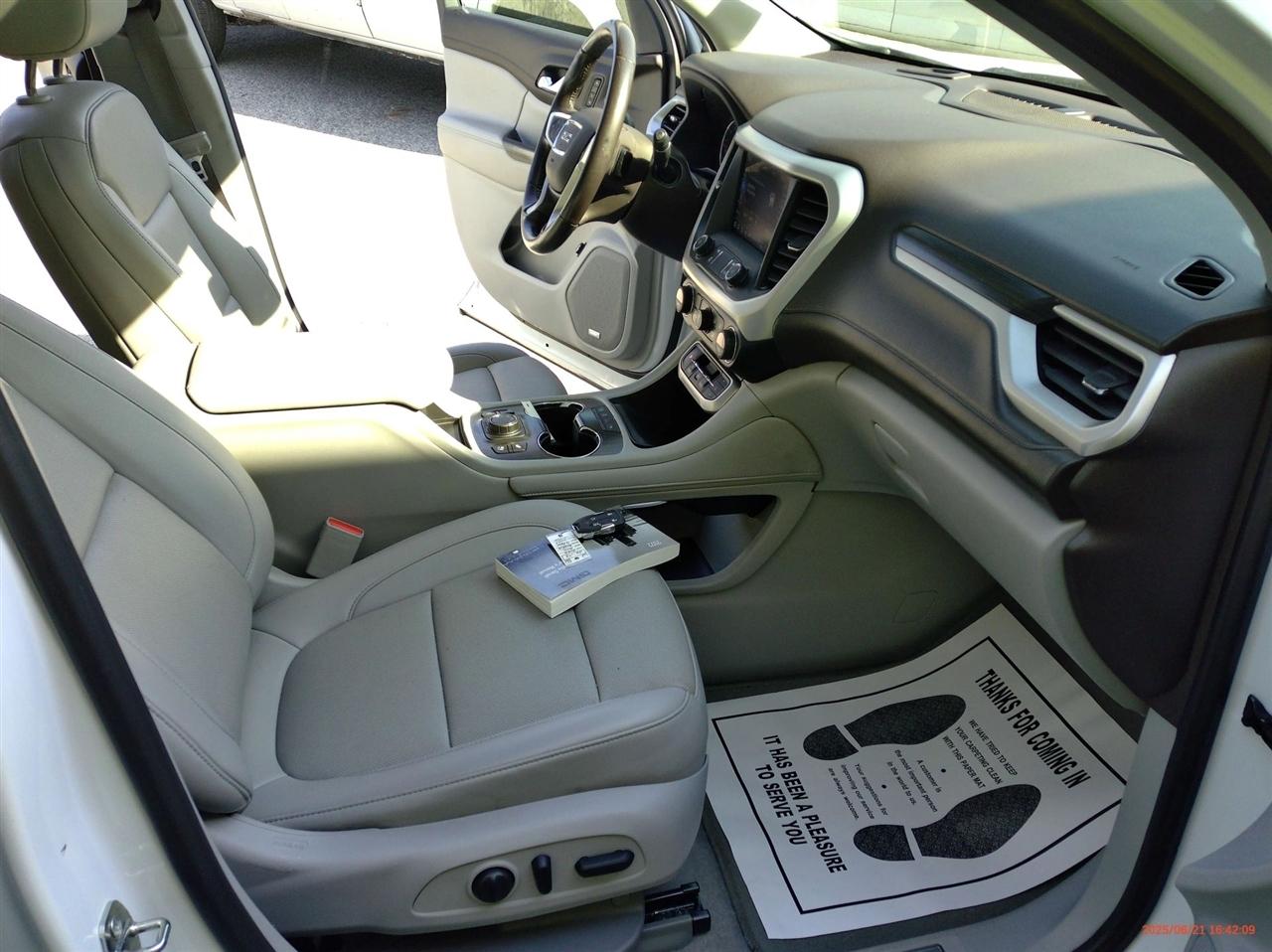 GMC Acadia FWD 4dr SLT 2022