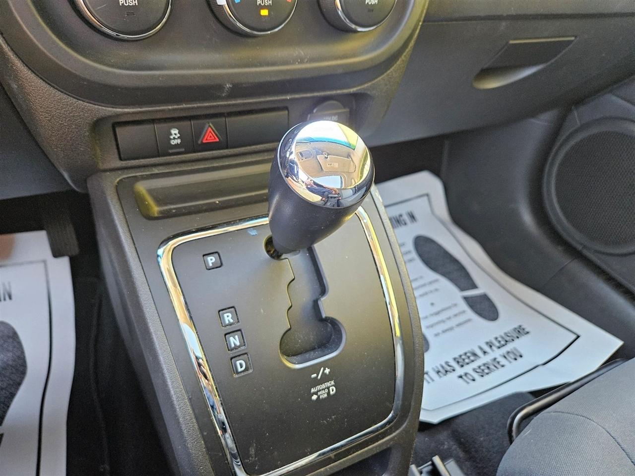 Jeep Compass FWD 4dr Sport *Ltd Avail* 2010