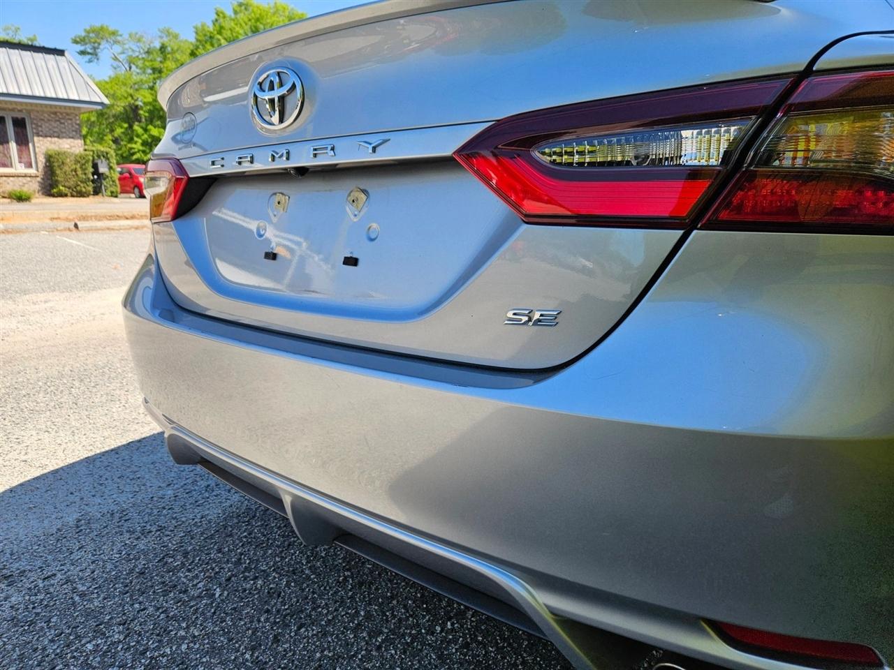 Toyota Camry Hybrid SE Nightshade CVT (Natl) 2023