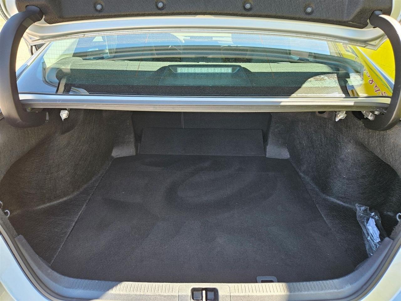 Toyota Camry Hybrid SE Nightshade CVT (Natl) 2023