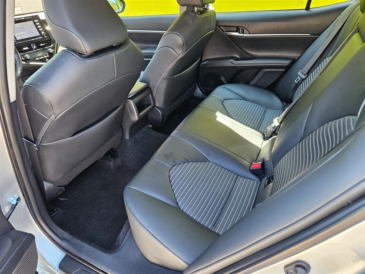 Toyota Camry Hybrid SE Nightshade CVT (Natl) 2023