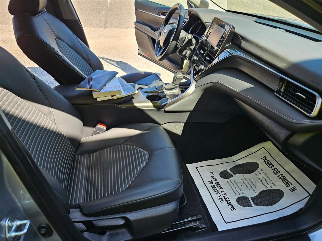 Toyota Camry Hybrid SE Nightshade CVT (Natl) 2023