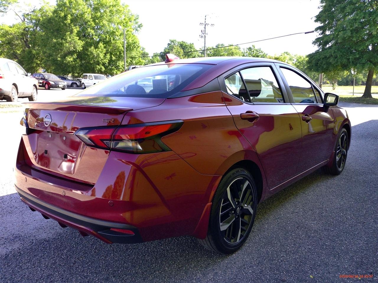 Nissan Versa SR CVT 2024