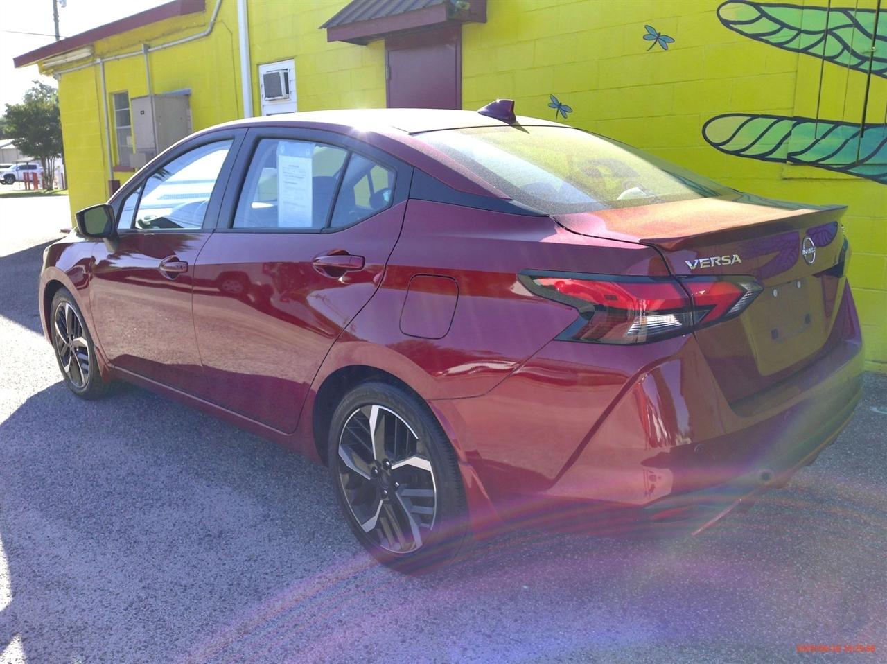 Nissan Versa SR CVT 2024