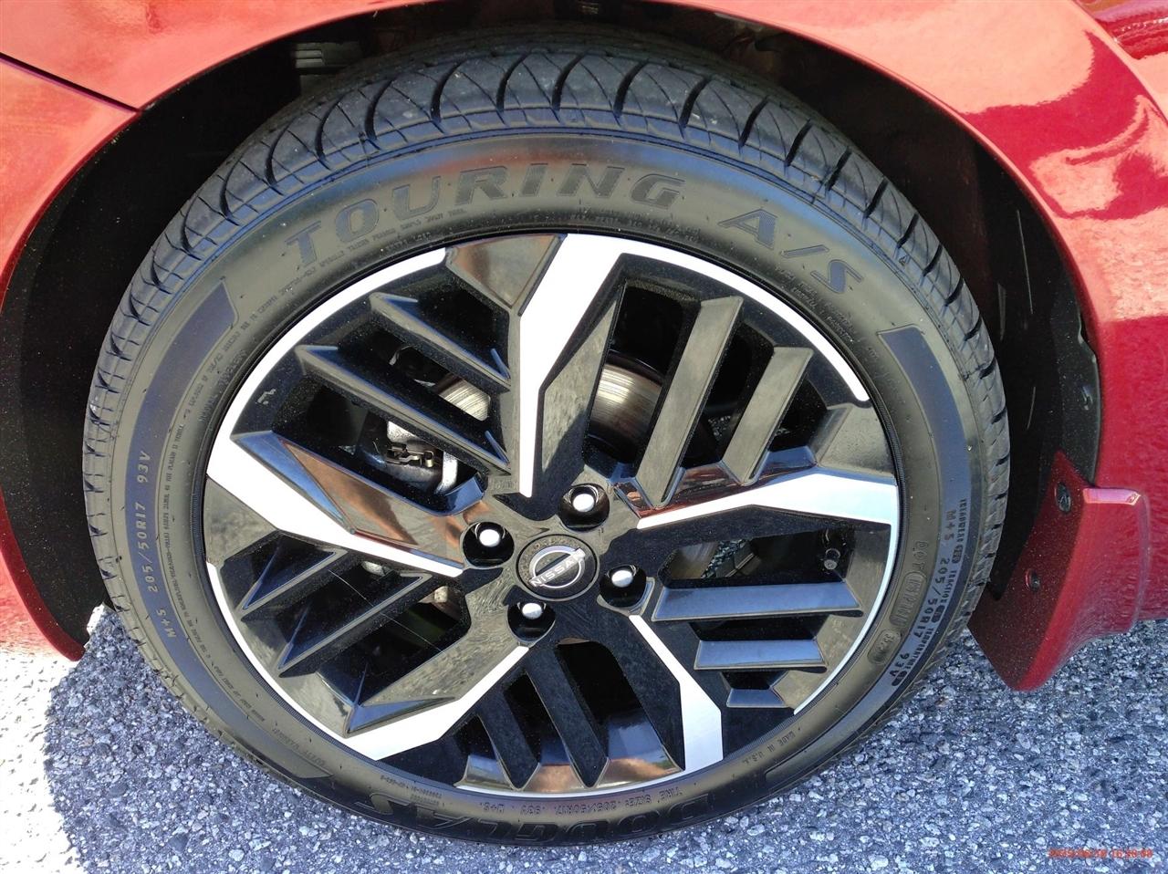 Nissan Versa SR CVT 2024