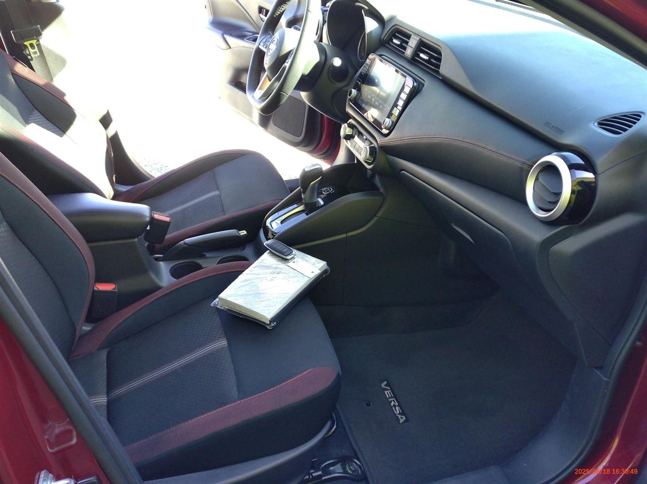 Nissan Versa SR CVT 2024