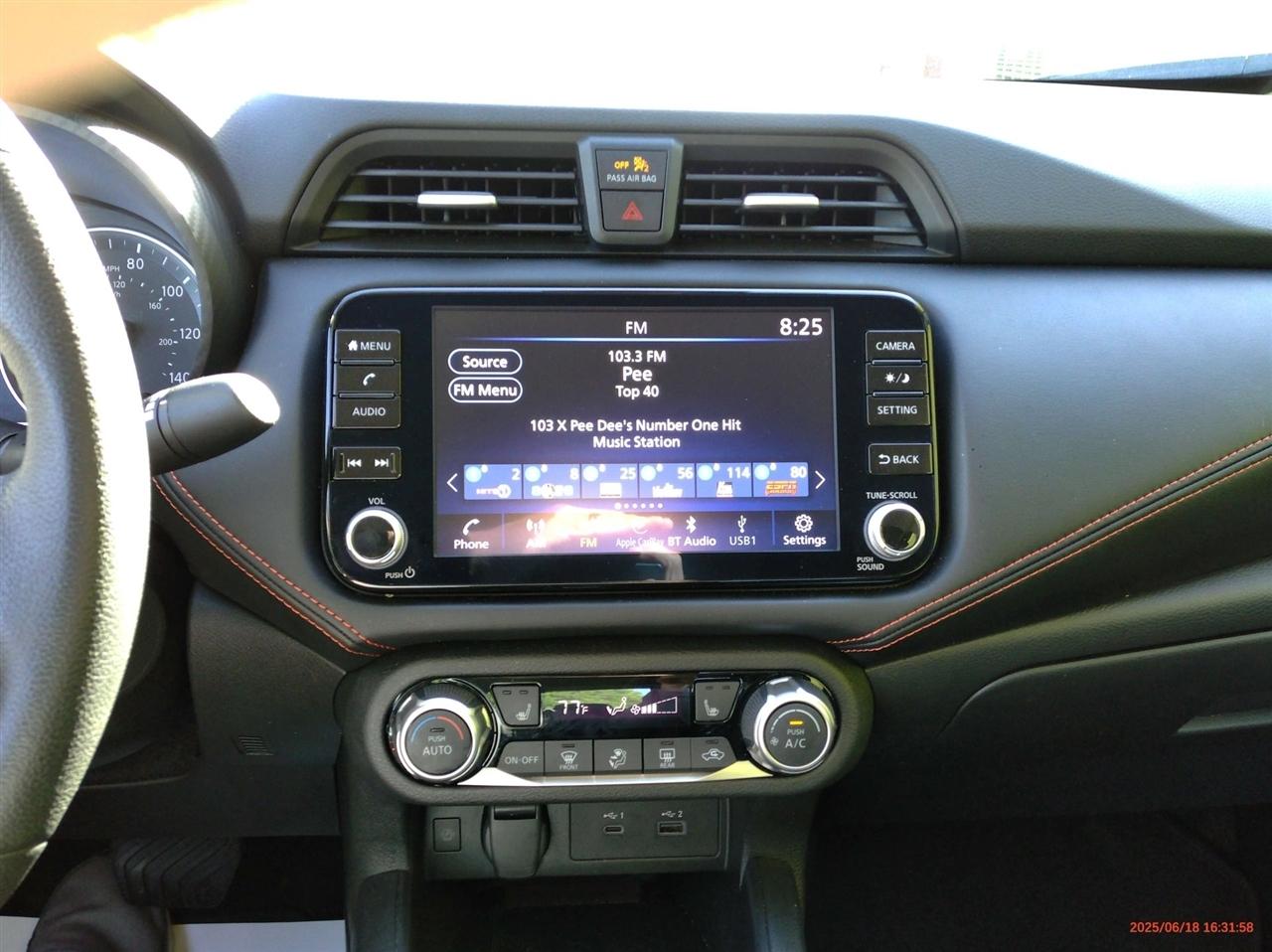 Nissan Versa SR CVT 2024