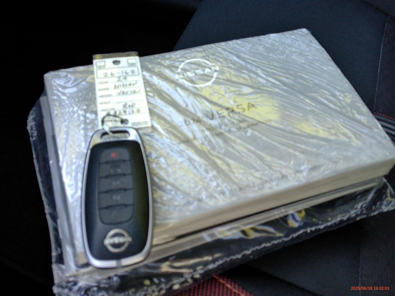 Nissan Versa SR CVT 2024