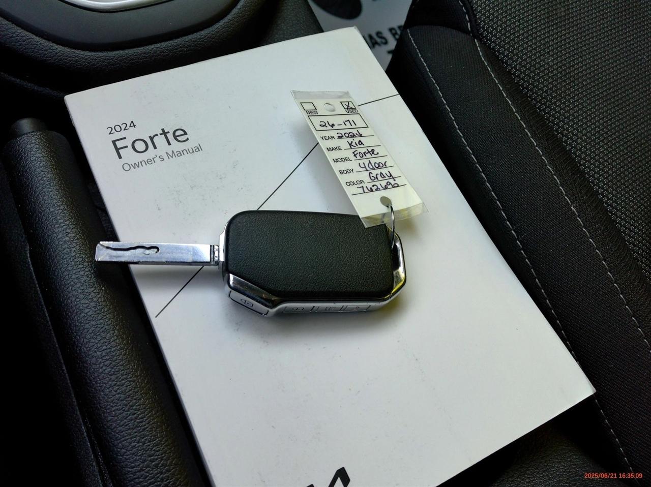 Kia Forte LXS IVT 2023