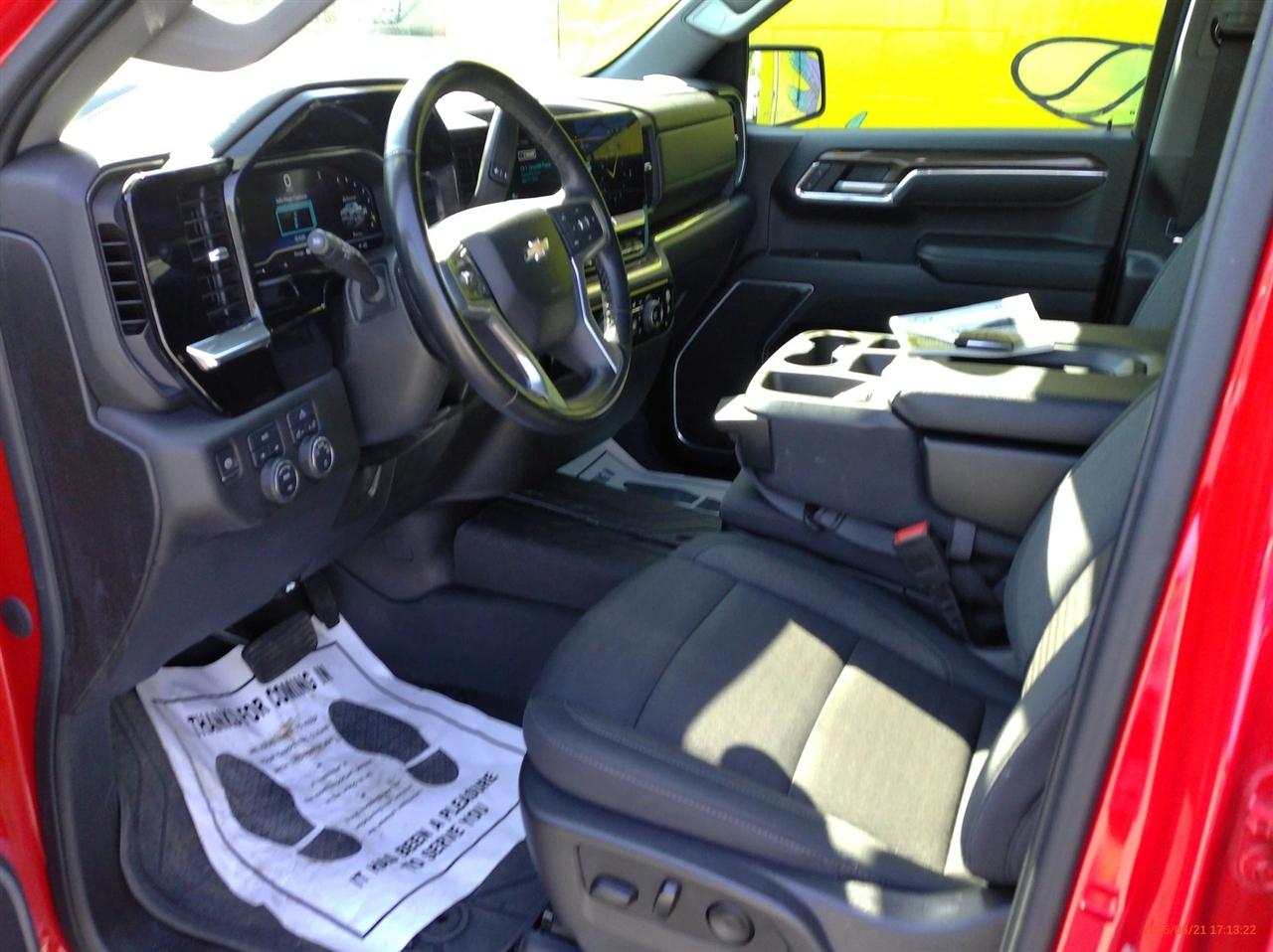 Chevrolet Silverado 1500 4WD Crew Cab 157" LT 2023