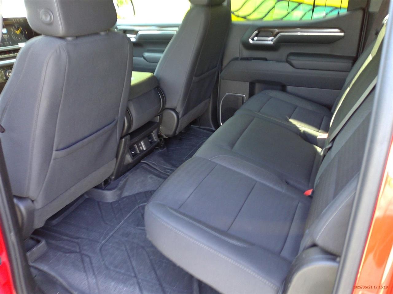 Chevrolet Silverado 1500 4WD Crew Cab 157" LT 2023