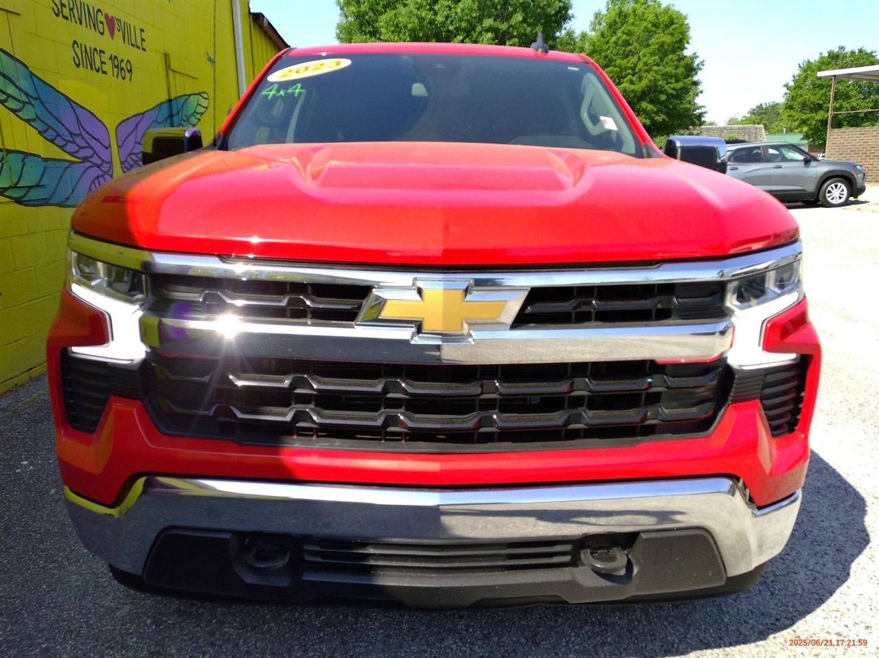 Chevrolet Silverado 1500 4WD Crew Cab 157" LT 2023