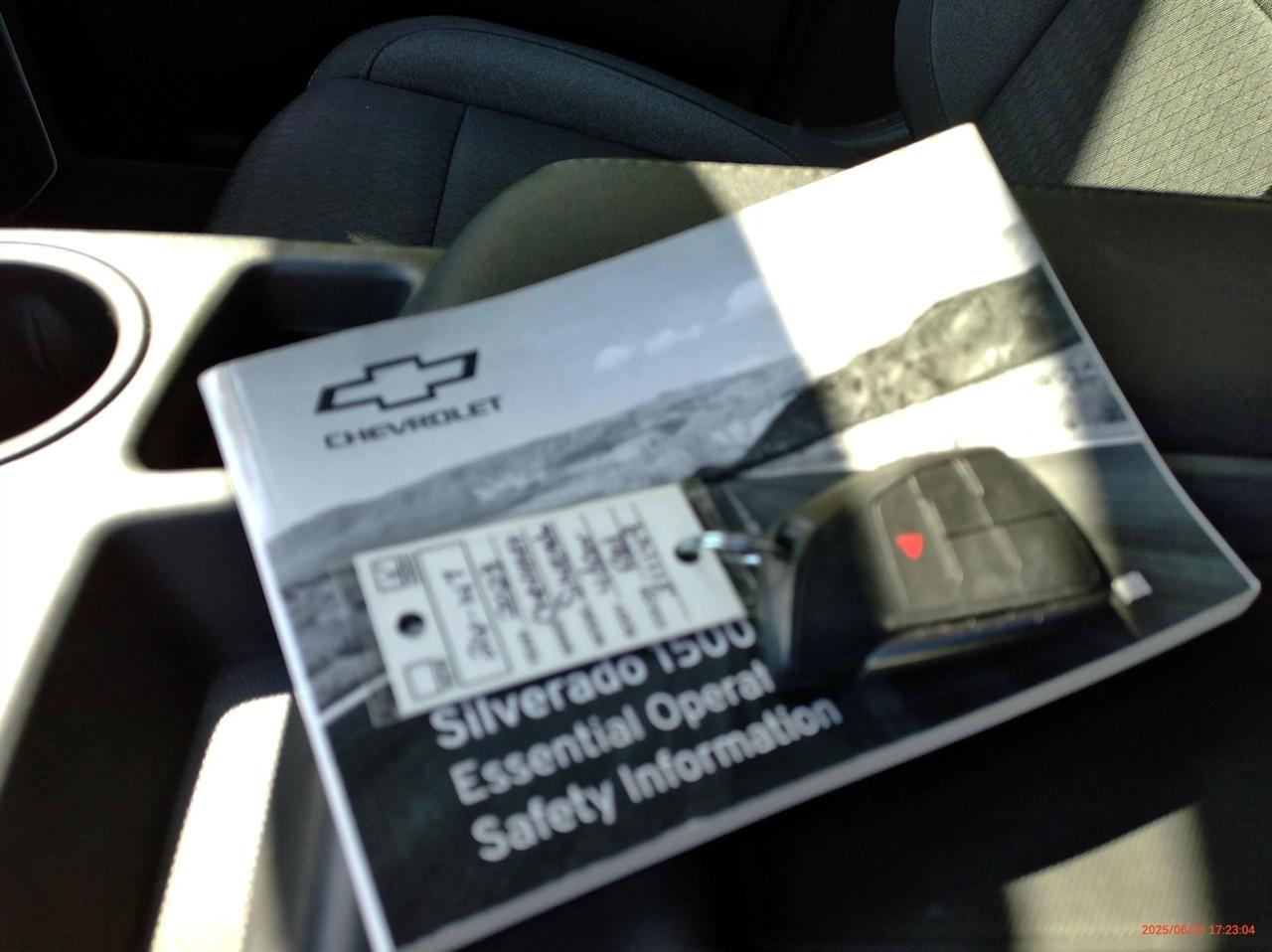 Chevrolet Silverado 1500 4WD Crew Cab 157" LT 2023