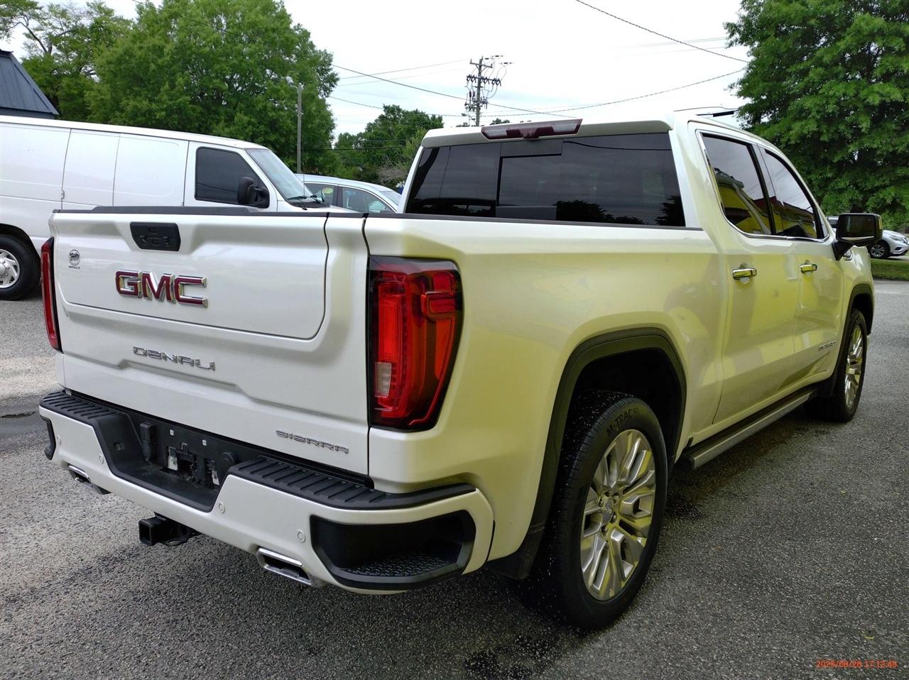 GMC Sierra 1500 4WD Crew Cab 147" Denali 2020