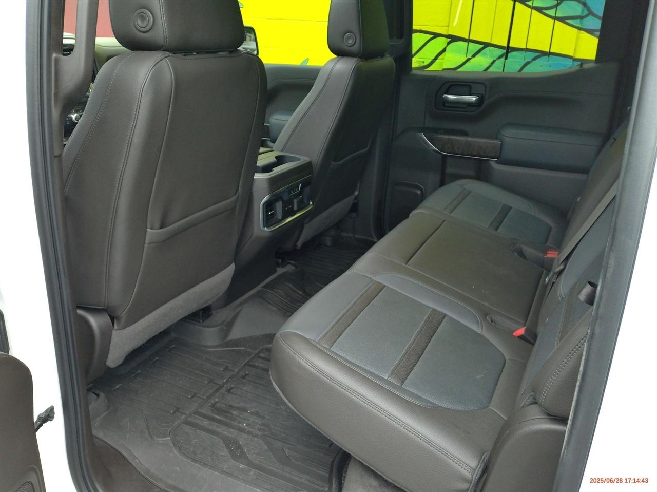 GMC Sierra 1500 4WD Crew Cab 147" Denali 2020