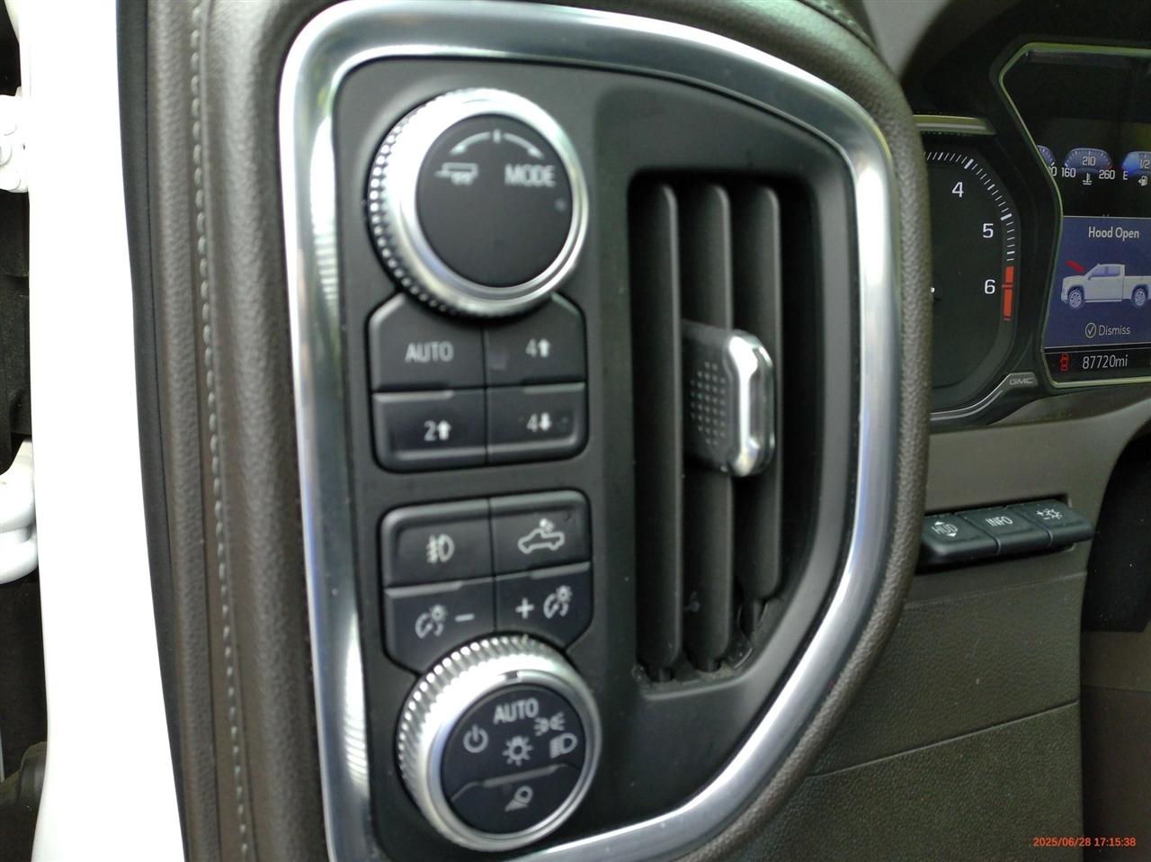 GMC Sierra 1500 4WD Crew Cab 147" Denali 2020