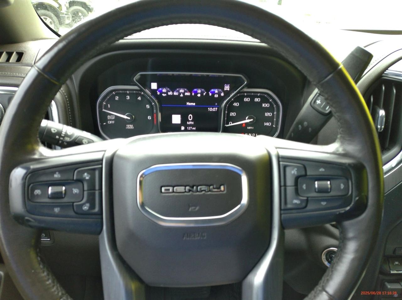 GMC Sierra 1500 4WD Crew Cab 147" Denali 2020