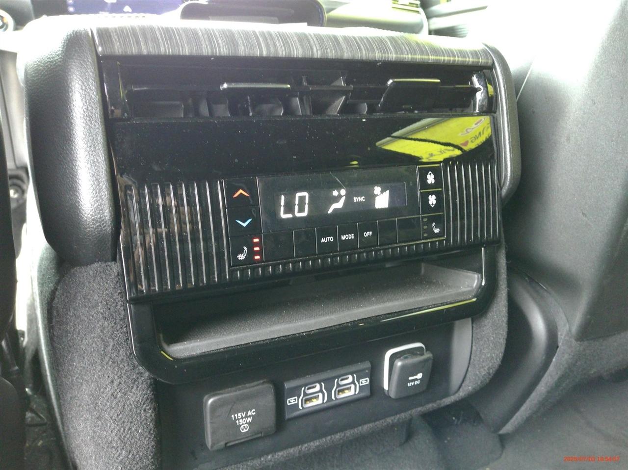 Jeep Wagoneer Series II 4x2 2024