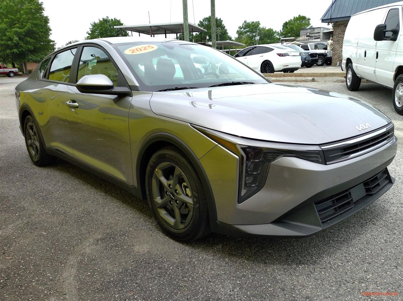 Kia K4 LXS FWD 2025