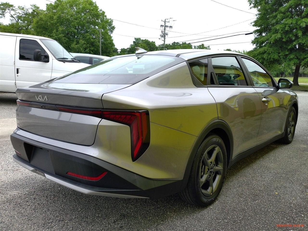 Kia K4 LXS FWD 2025