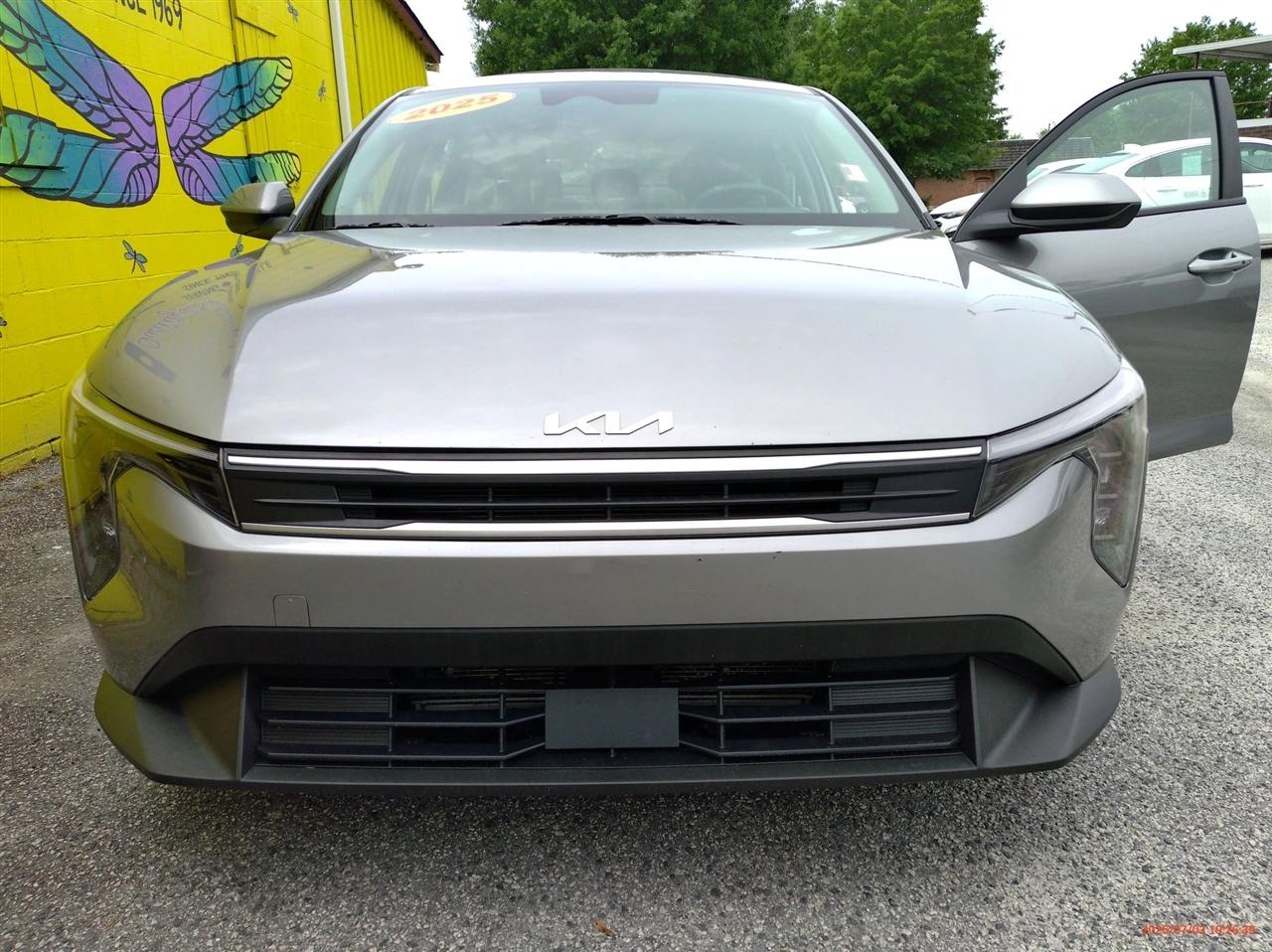 Kia K4 LXS FWD 2025