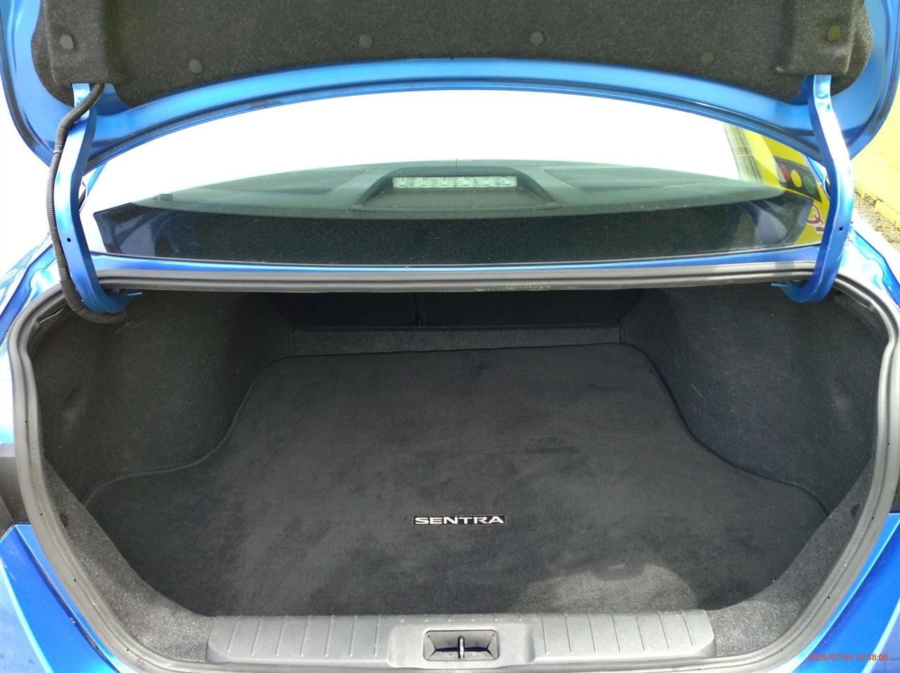 Nissan Sentra SV CVT 2020