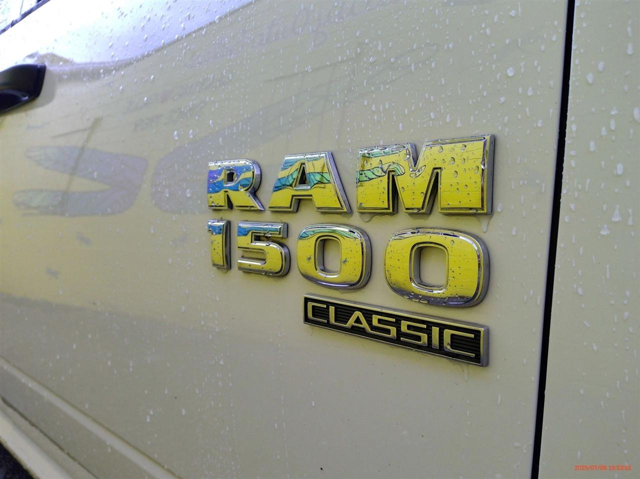 RAM 1500 Classic Tradesman 4x2 Quad Cab 6'4" Box 2021